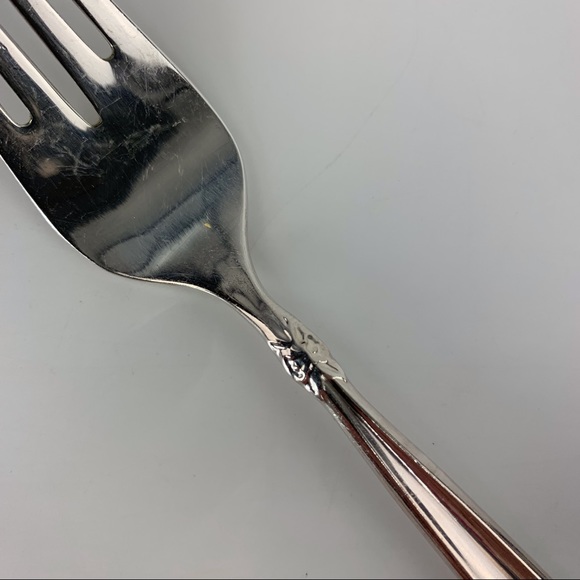 2/$20 1847 Rogers Bros. IS 1965 Vintage Silver Plate Garland Pattern Salad Fork - Picture 4 of 12